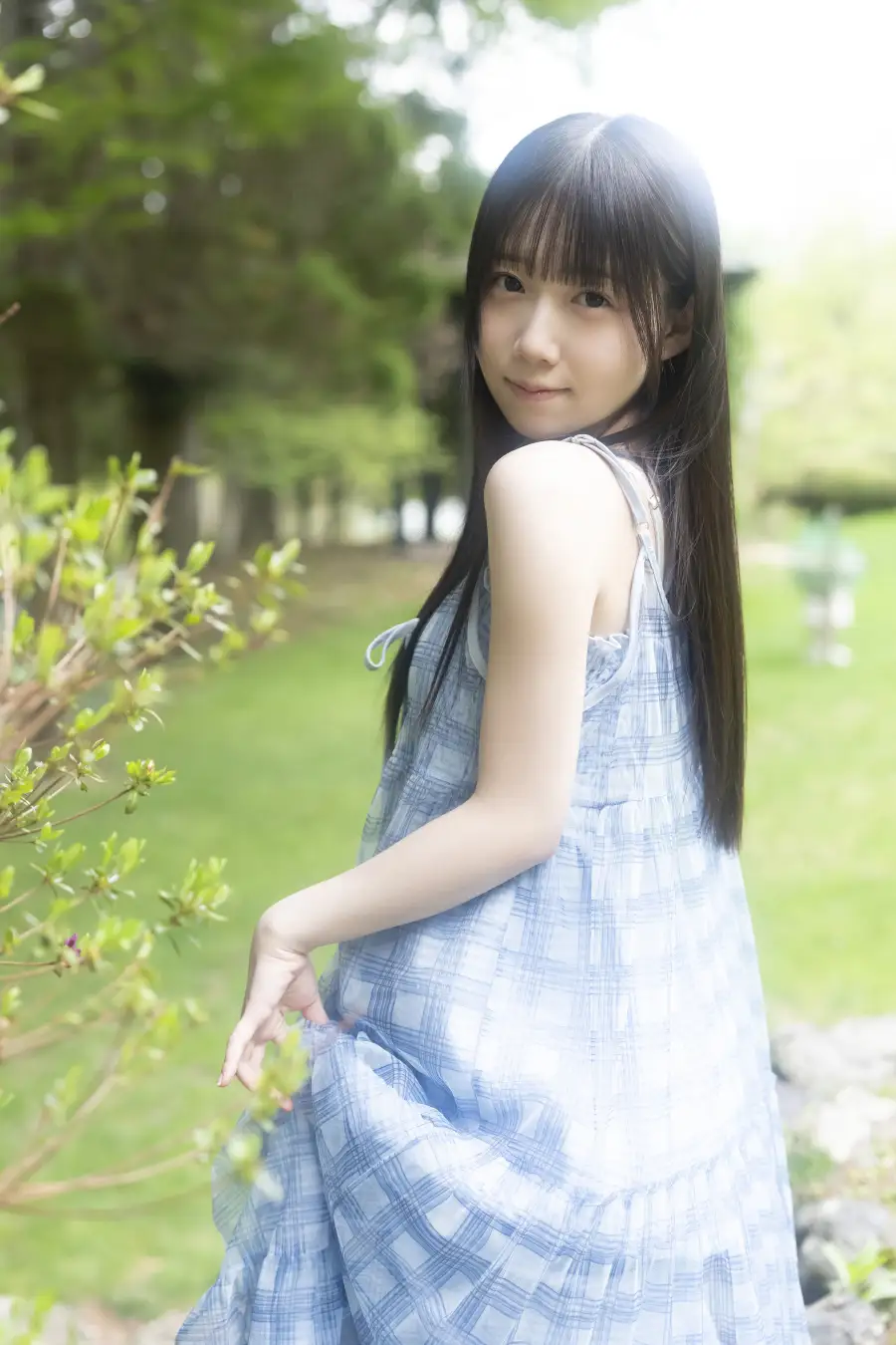新居歩美、1st写真集『あゆちひとくち』を10月23日発売