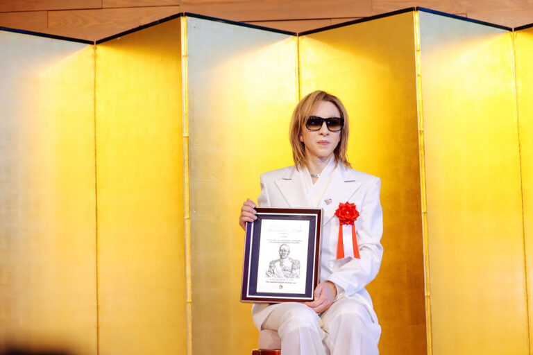 YOSHIKI、1か月で日米両国を受賞　Axl RoseとNYで「Red Swan」英語版をリハーサル